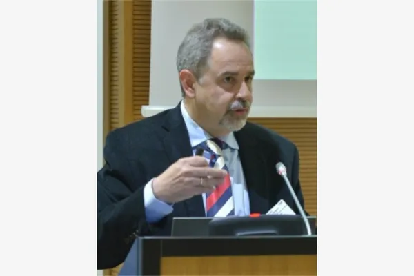 Κωνσταντίνος Λαμπρινουδάκης